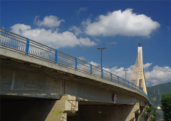 黑河304不锈钢桥梁护栏：安全、耐用与美观的完美结合